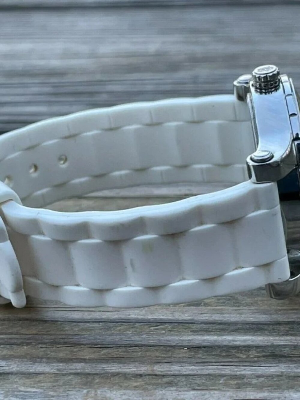 Juicy Couture Women WristWatch White Band Crystals Accents Face Analog Watch - Picture 8 of 12